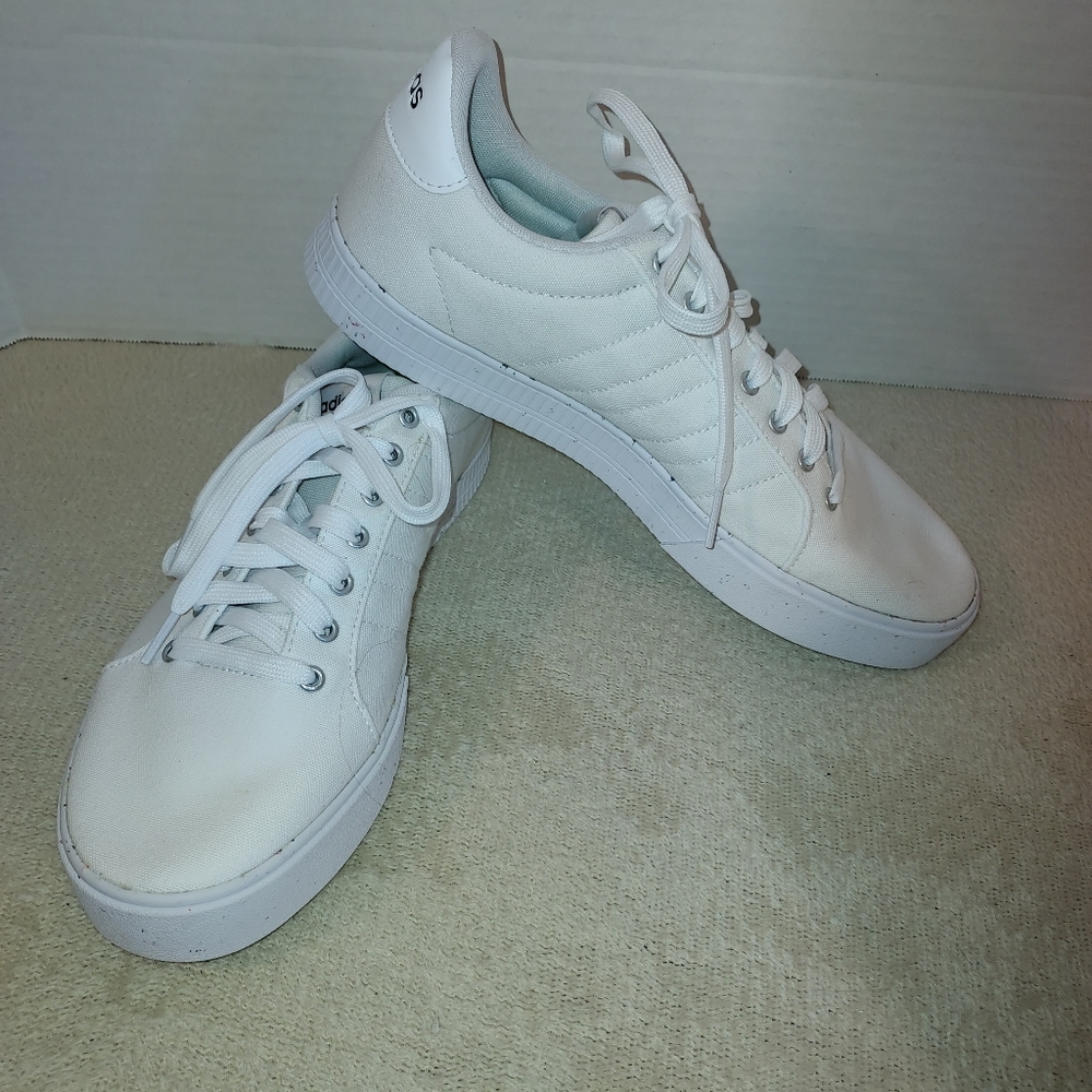 Adidas Men's White Skateboarding Shoe size 11
